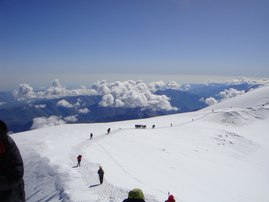 Западная вершина Эльбруса. Путь до места, обозначающего вершину