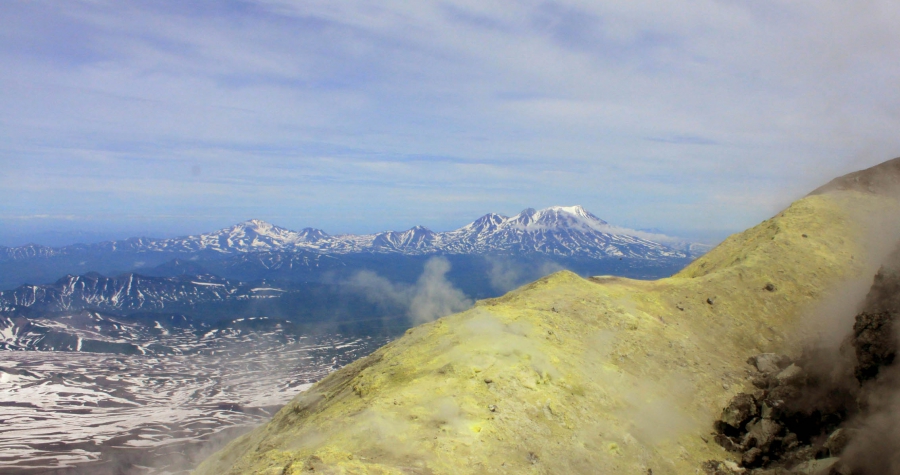 Фумарольное поле на вершине Авачинского вулкана
