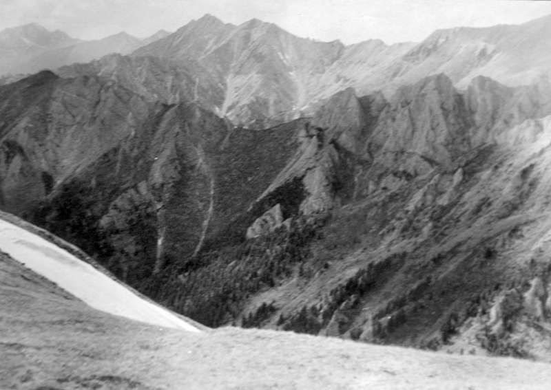 Гора Орха-Бом со стороны Етомоя