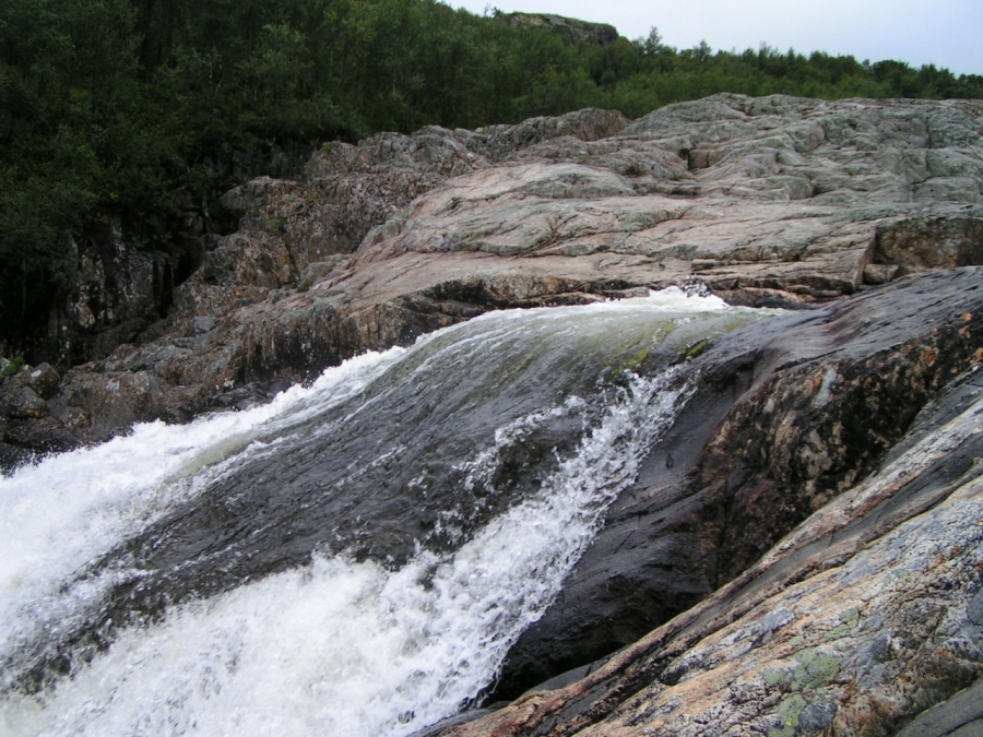 Верхняя часть водопада на притоке