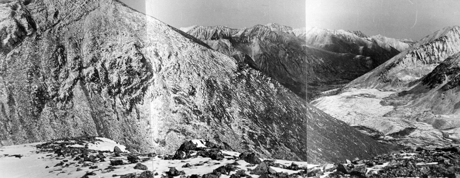 Панорама хребта Кропоткина в истоках Халбая-Хара-Гола, вид на северо-восток