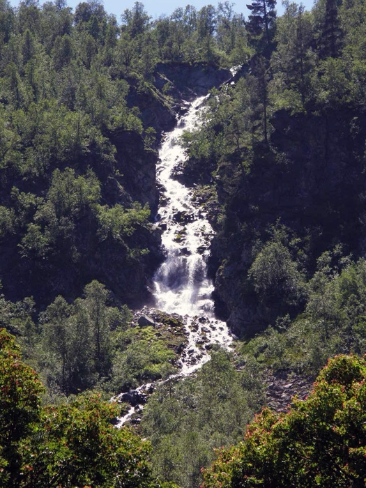 Водопад на реке Орлёнок