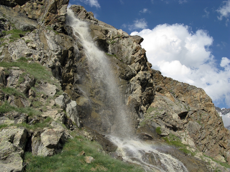 Водопад на притоке Адырсу