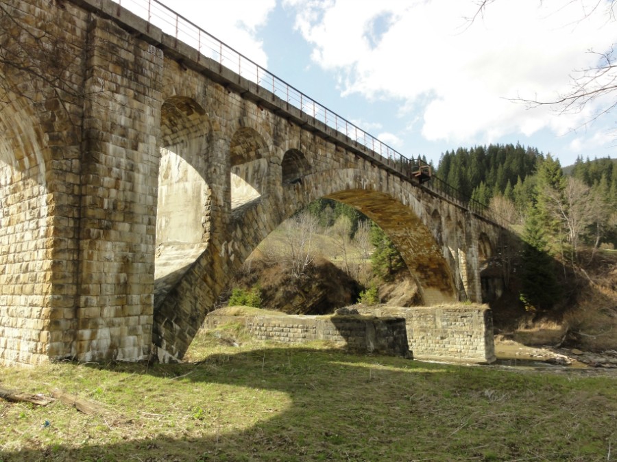 Каменный железнодорожный мост в Ворохте