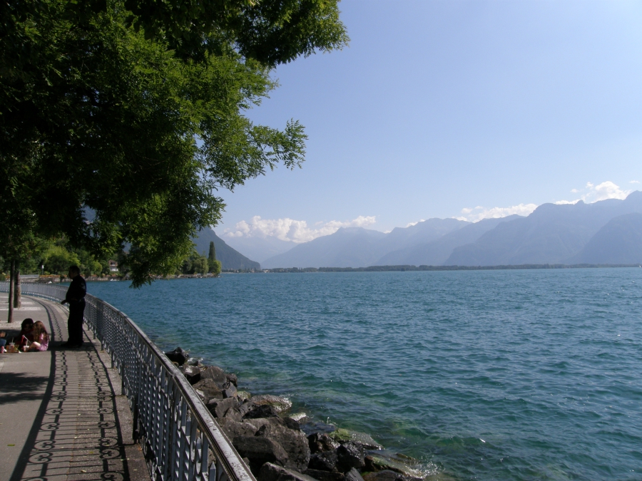 Женевское озеро близ города Монтрё. Фото 2