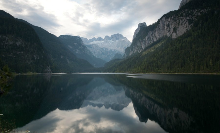    (Vorderer Gosausee).    .