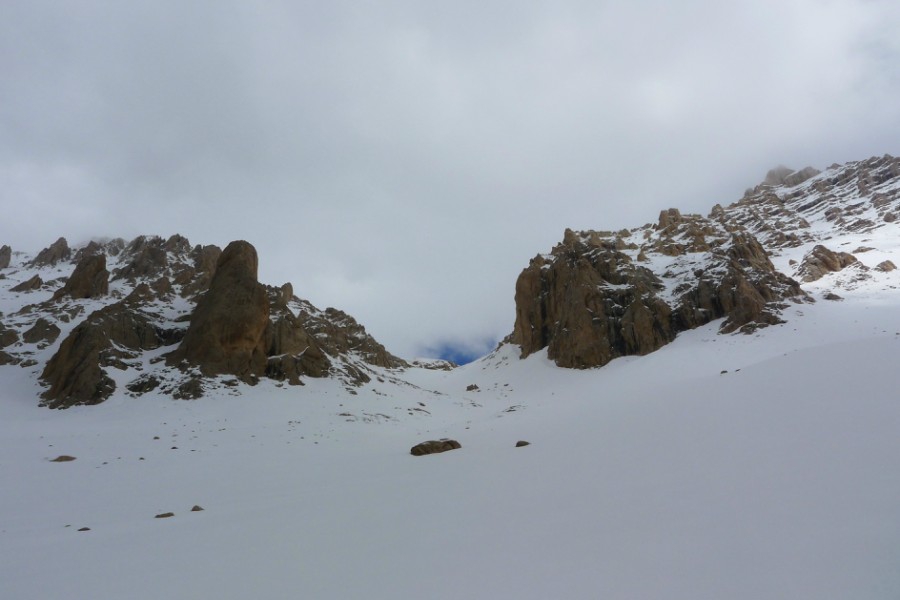 Вид на соседний перевал Челикбуйдуран