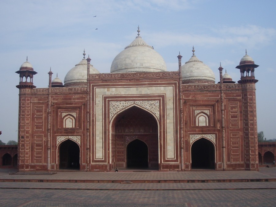     - (Taj Mahal),  4