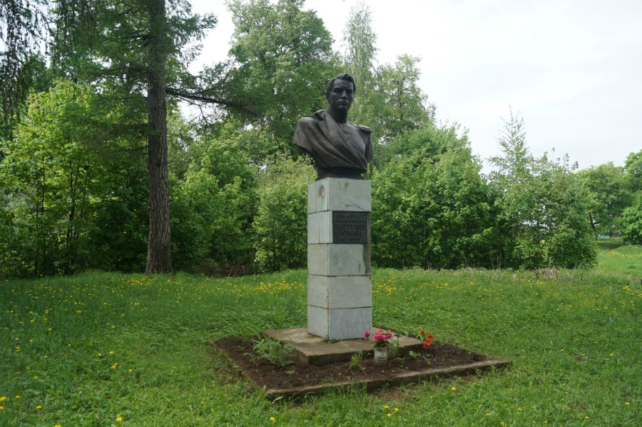 Памятник декабристу Бестужеву-Рюмину
