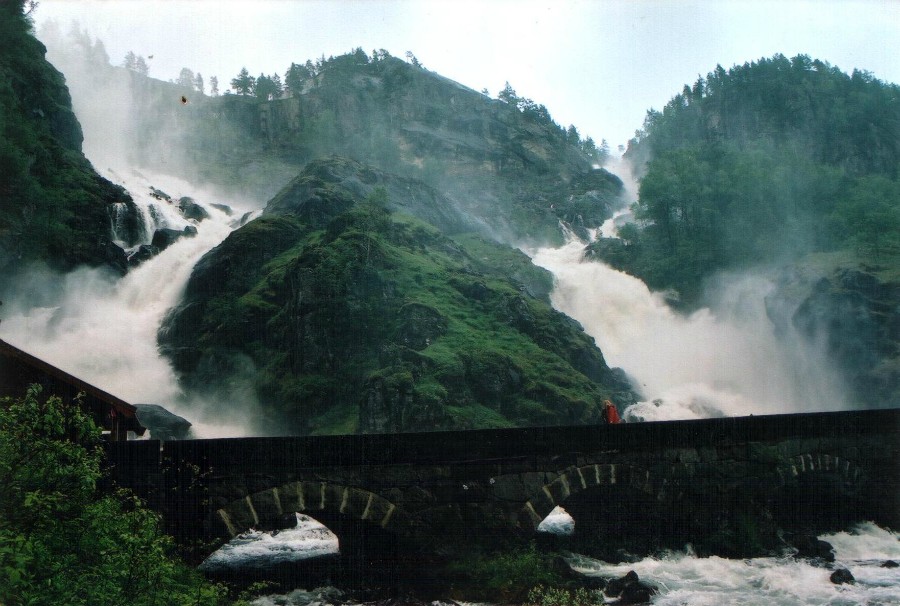 Водопад Лотефоссен (Латефоссен)