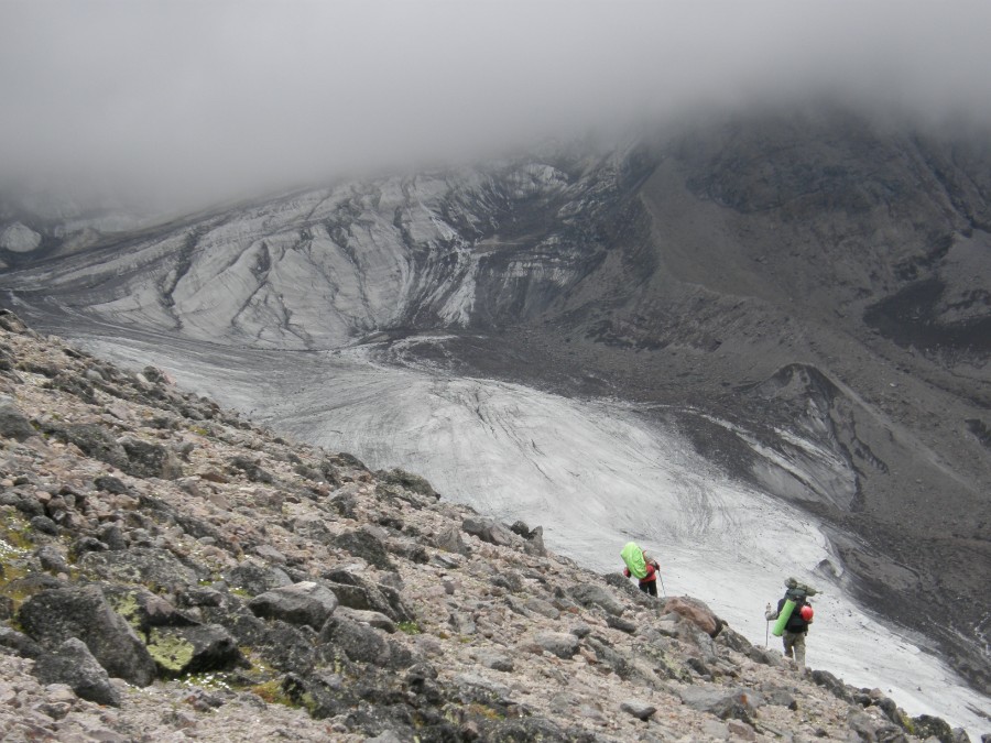 На пути от Джылы-Суу к леднику Битиктебе, фото 6