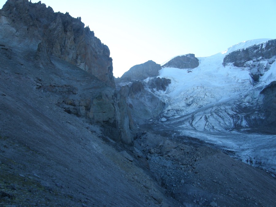 Подъём на перевал Фрунзе по варианту со стороны ледника Битиктебе