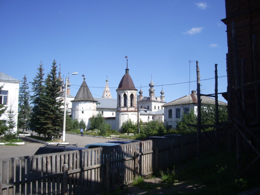 Вид в сторону Михаило-Архангельского монастыря