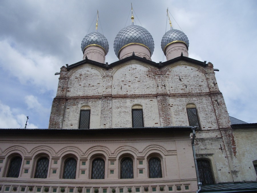Церковь Воскресения Христова в Ростовском кремле. Купола