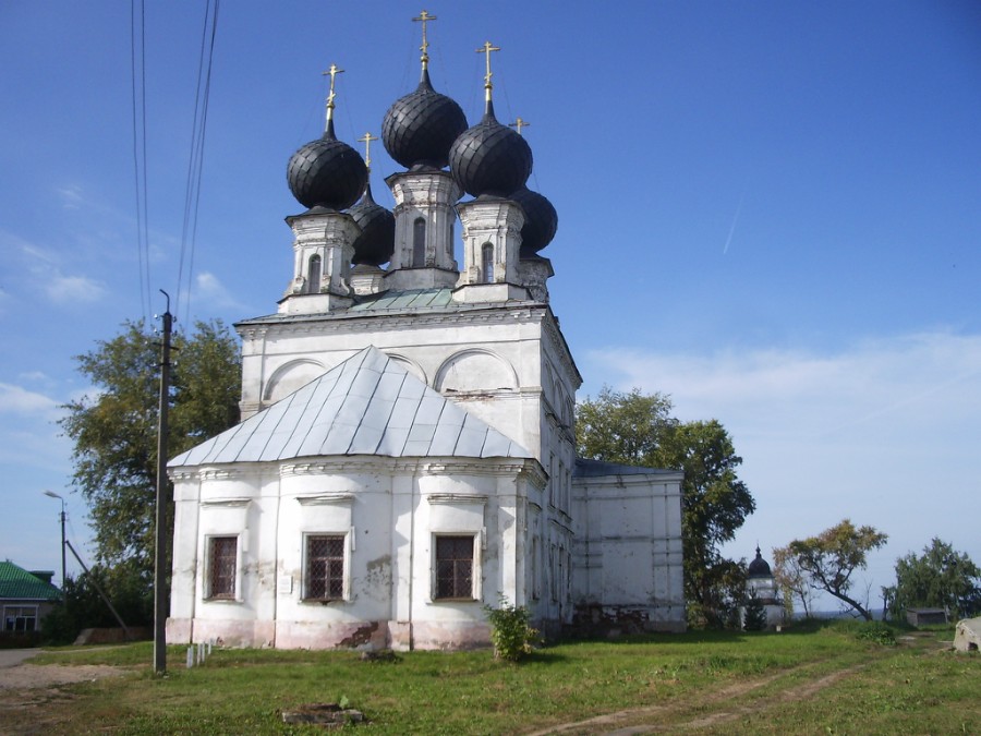 Воcкресенская церковь - изображена на картине А.К.Саврасова "Грачи прилетели"