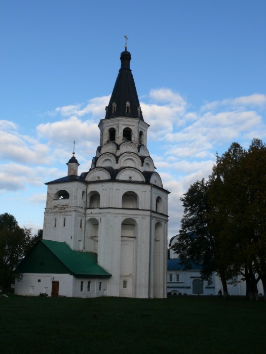 Александровская слобода. Распятская церковь-колокольня. Фото 1