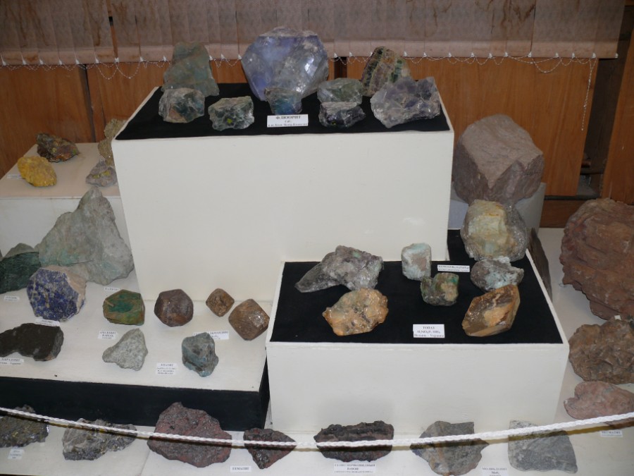 Выставка кристаллов, выращенных во ВНИИСИМС. Фото 2