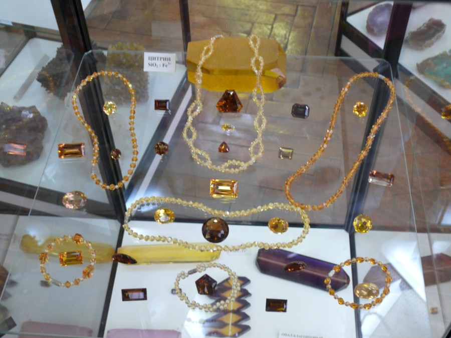 Выставка кристаллов, выращенных во ВНИИСИМС. Фото 4