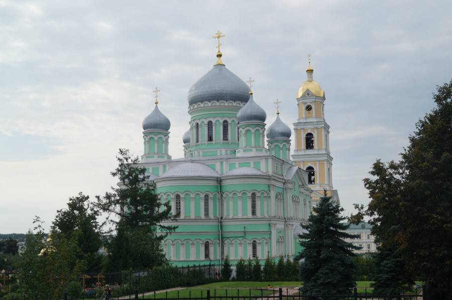 Колокольня Серафимо-Дивеевского монастыря, Свято-Троицкий собор. Фото 2