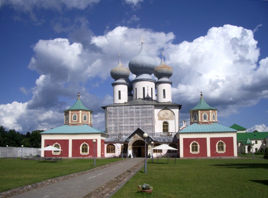 Успенский собор Тихвинского Богородичного Успенского монастыря