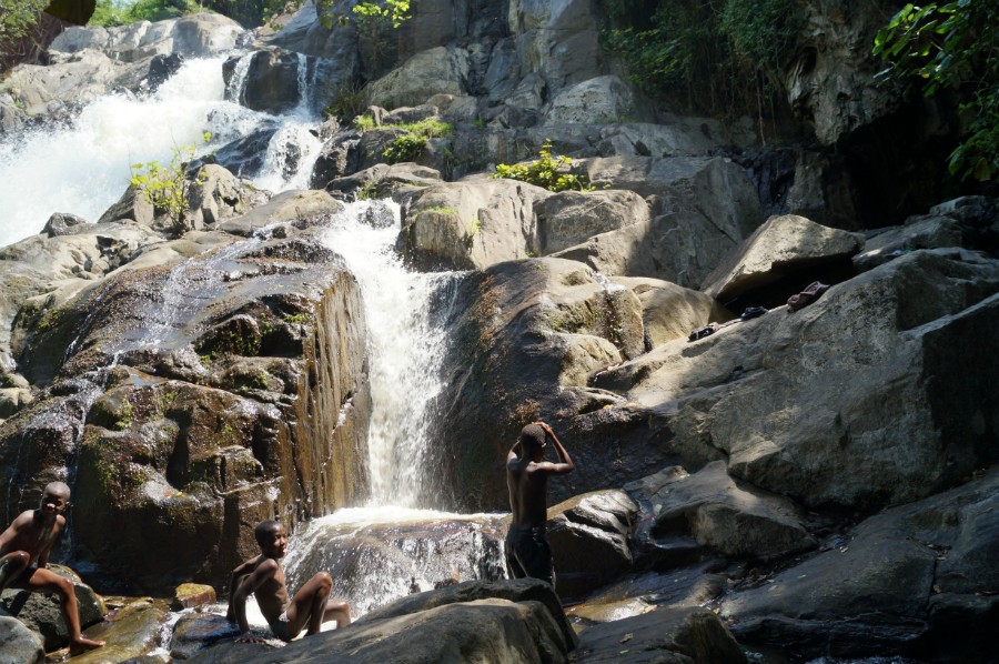 Водопад Махома в 20 км от Форт-Портал
