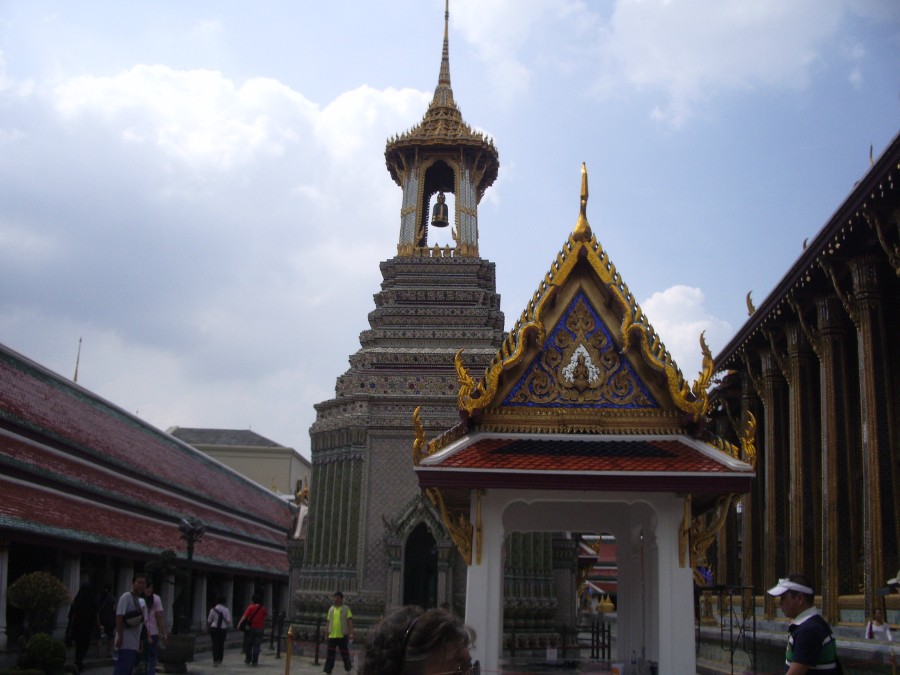 Буддийская колокольня