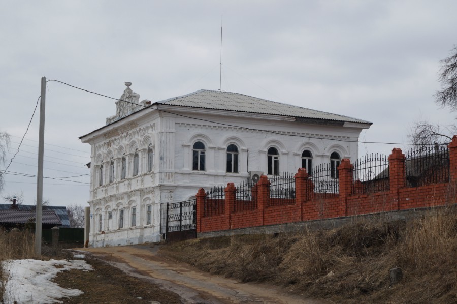 Чкаловск, здание архива. На берегу Горьковского моря