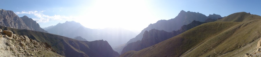 Вид с перевала Тавосан в сторону Маргузорских озёр