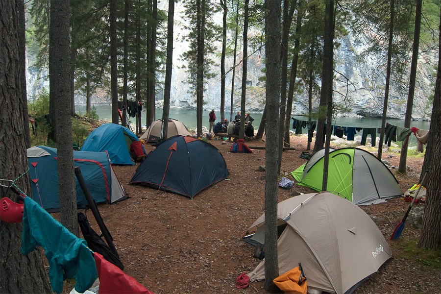 Наш лагерь на стоянке чуть ниже устья Тэргэтэ