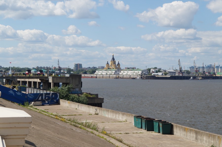 Вид на стрелку Оки и Волга с Нижне-Волжской набережной