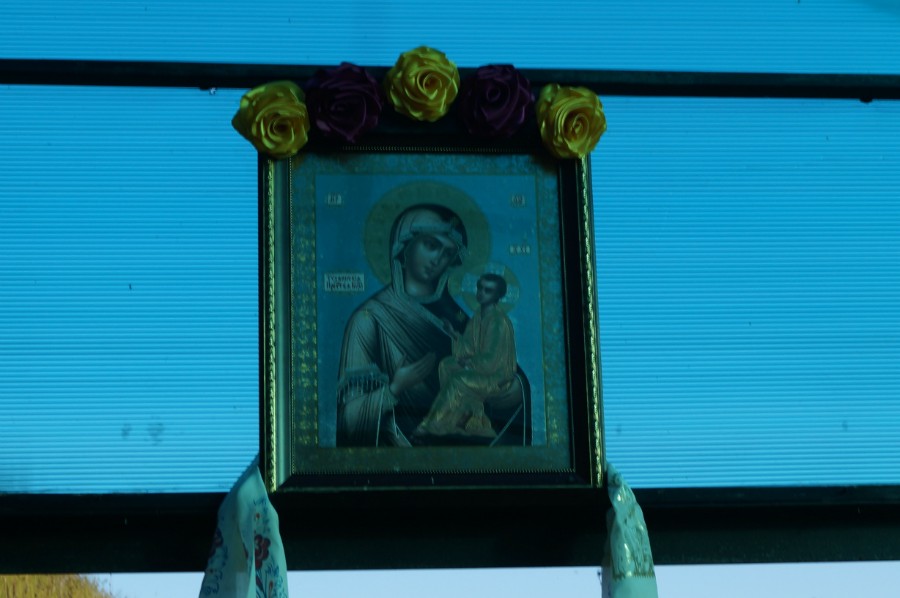Икона Тихвинской Богоматери на Тихвинском источнике в Журавлихе