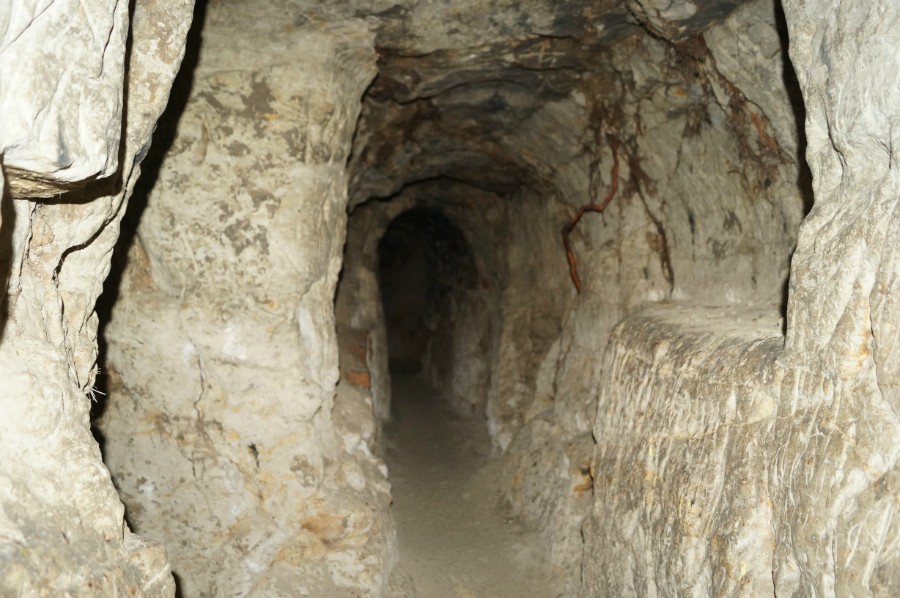 Длинный коридор в Сканово-Пещерном монастыре