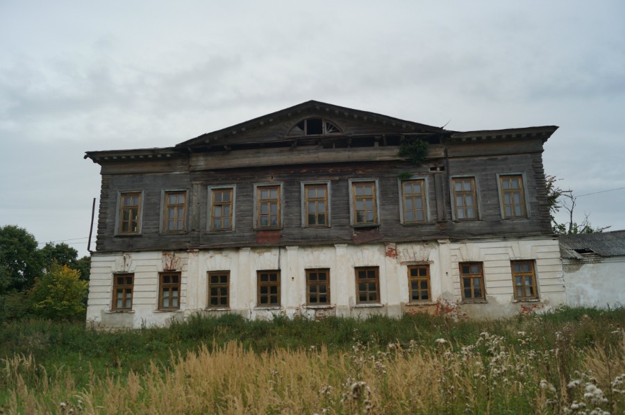 Здание больницы в Костянке