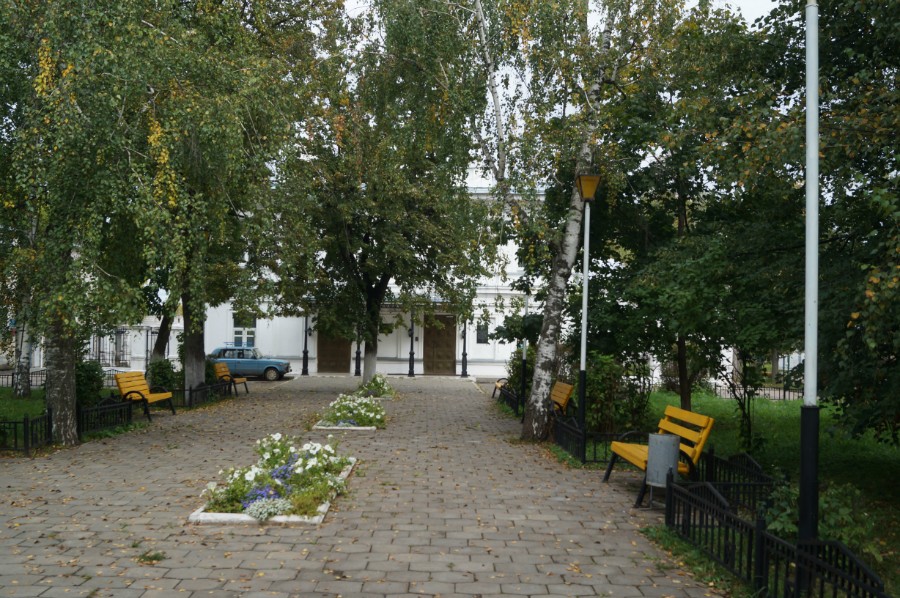 Парадный вход в главное здание бывшей усадьбы Грузинских в Лысково