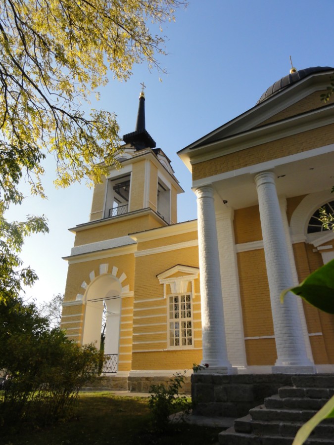 Церковь Михаила Архангела (со стороны фамильной часовни Арсеньевых-Лермонтовых)