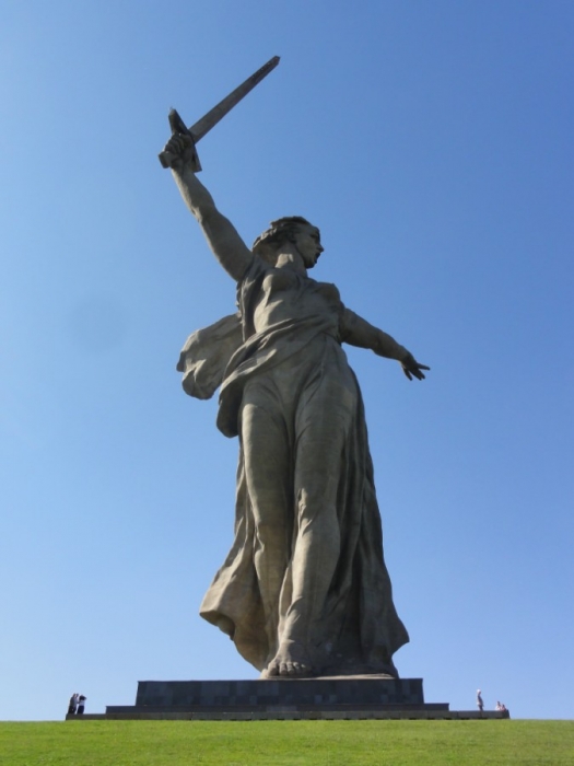 Скульптура "Родина-Мать" на Мамаевом Кургане (102,0 м)