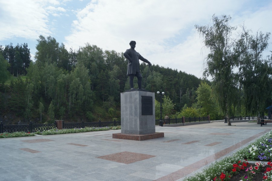 Памятник Твердышеву - основателю Белорецкого завода