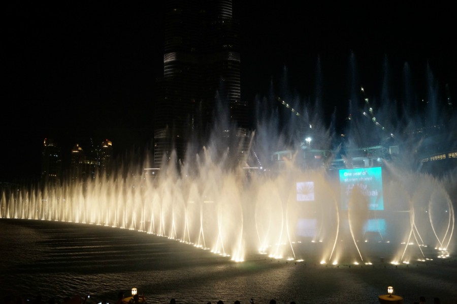 Поющие фонтаны в Дубаях