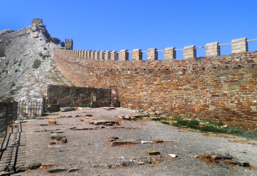 От Керчи до Севастополя. Генуэзская крепость, город Судак, фото 2