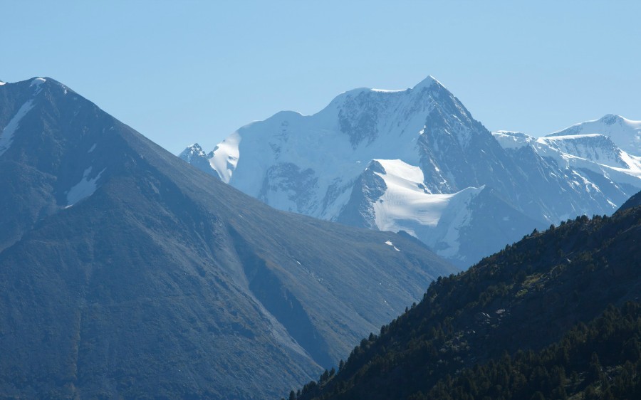 Гора Корона Алтая, высотой 4178 м