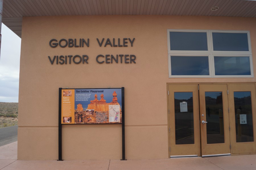      (Goblin Valley)