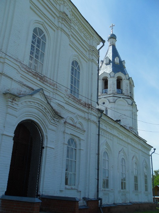 Северный вход церкви Спаса Преображения в с. Чернолесская Пустынь