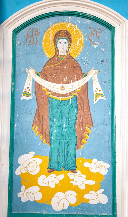 Роспись в киоте на фасаде Сретенской церкви 
