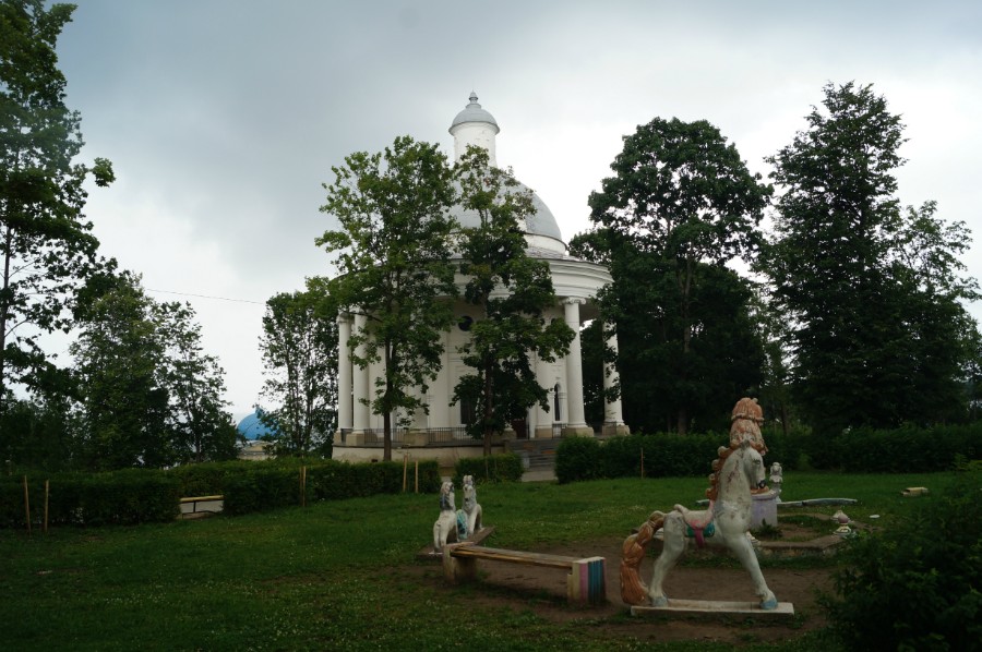 Здание музея колоколов в Валдае