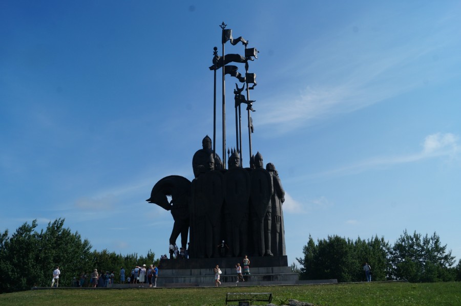 Монумент в память о Ледовом побоище фото 3