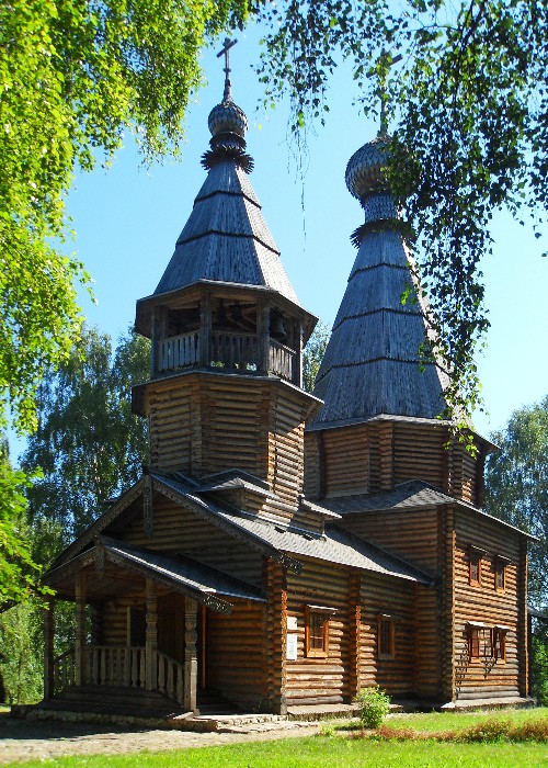Храм в честь Серафима Саровского (2005 г.). Фото 1