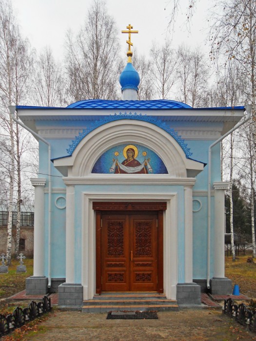 Часовня на территории церкви Казанской иконы Божией Матери в с. Рожново. Фото 1