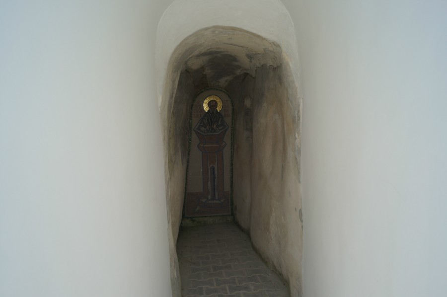Еще одна из пещер Костомаровского монастыря