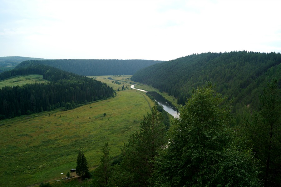 Вид на изгиб реки Иргина с Вакутина (Серого) камня     