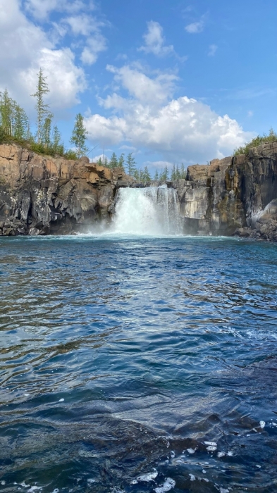 Водопад на реке Дынкенгда